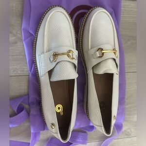 Cream Leather Bit Loafers with Gold Accent